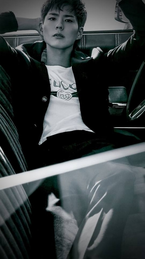 Park Go Bum diện Gucci, xuất hiện cực chất trên tạp chí ELLE