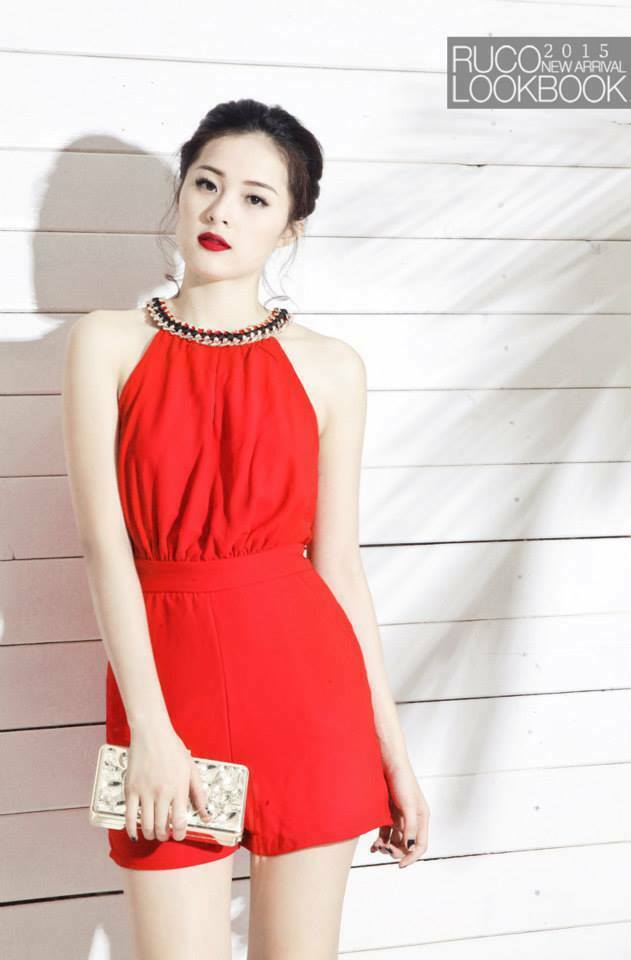 Bộ đồ bay cổ yếm kết dây chuyền màu đỏ 