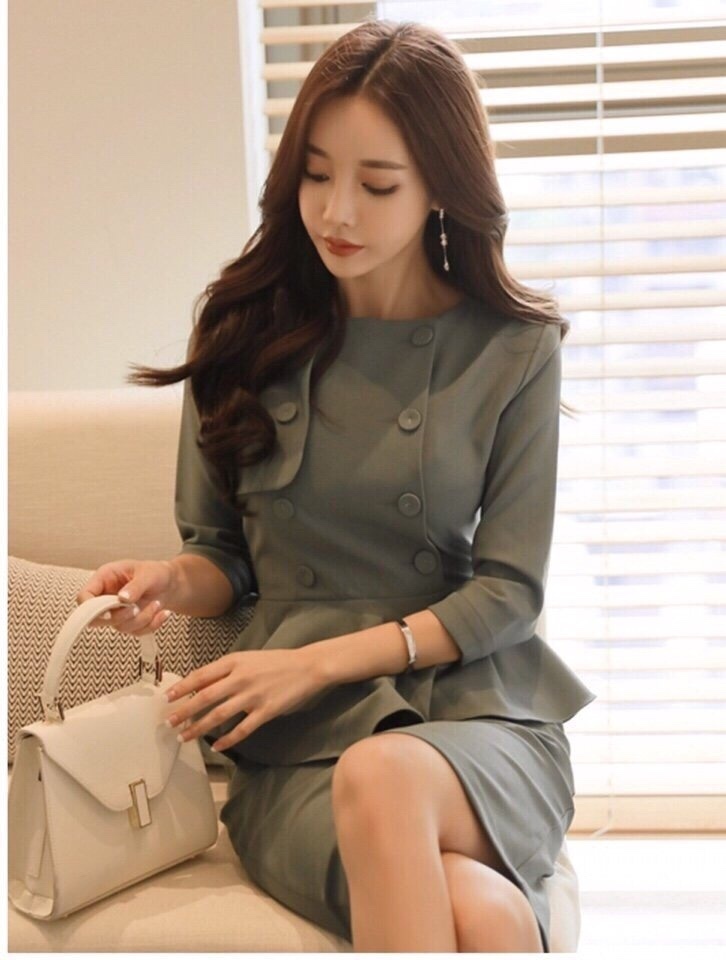 Đầm công sở tay lỡ peplum đính nút