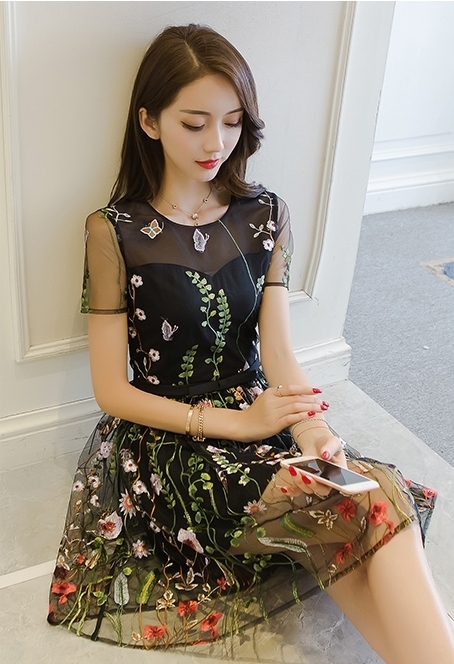 Đầm xòe lưới thêu hoa cao cấp kết nơ màu đen