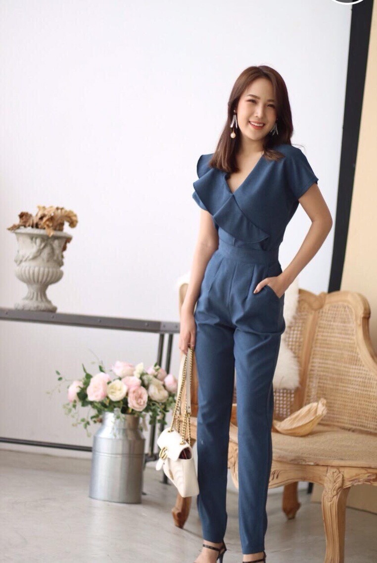 Jumpsuit bèo xinh xinh dạo phố mùa hè thật tuyệt