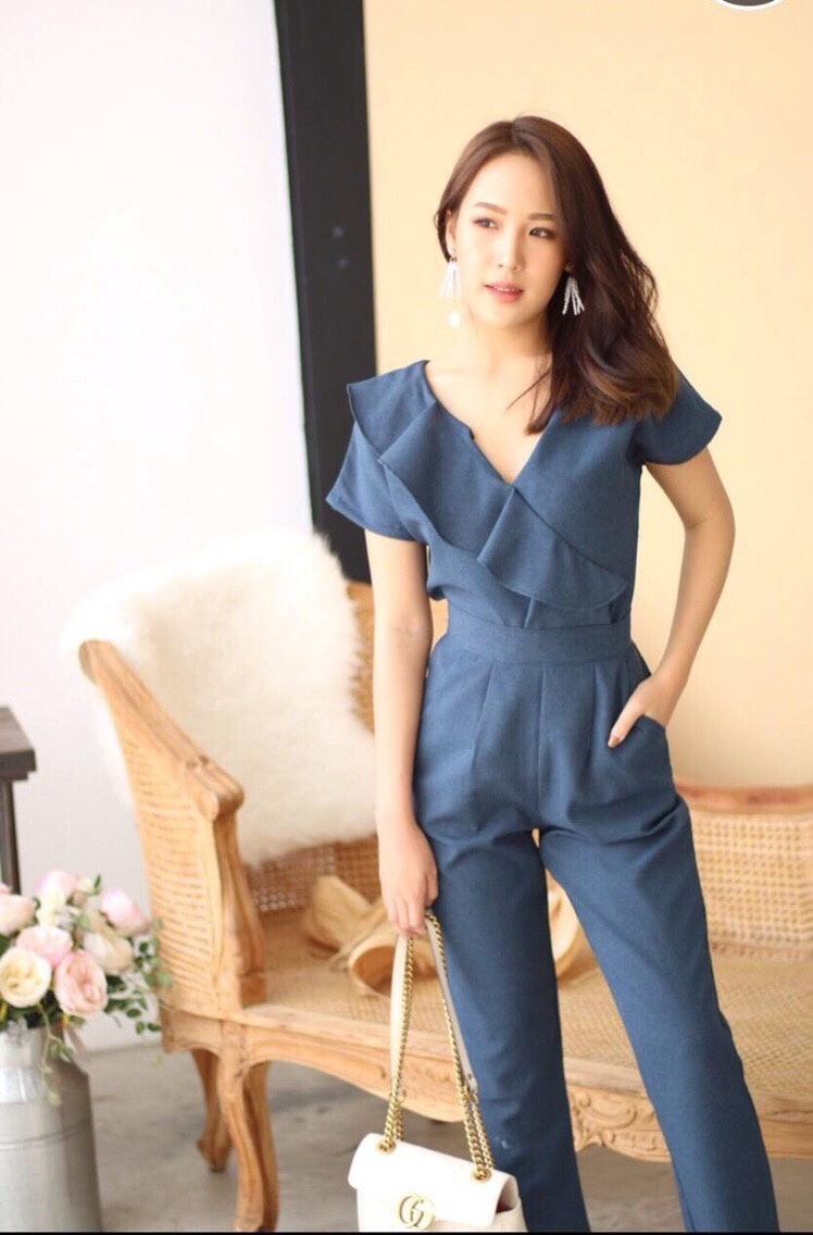 Jumpsuit bèo xinh xinh dạo phố mùa hè thật tuyệt