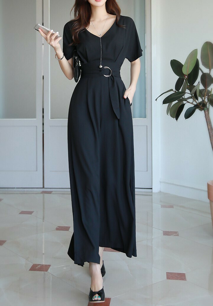 Jumpsuit ống suông thiết kế sang trọng màu đen huyền thoại