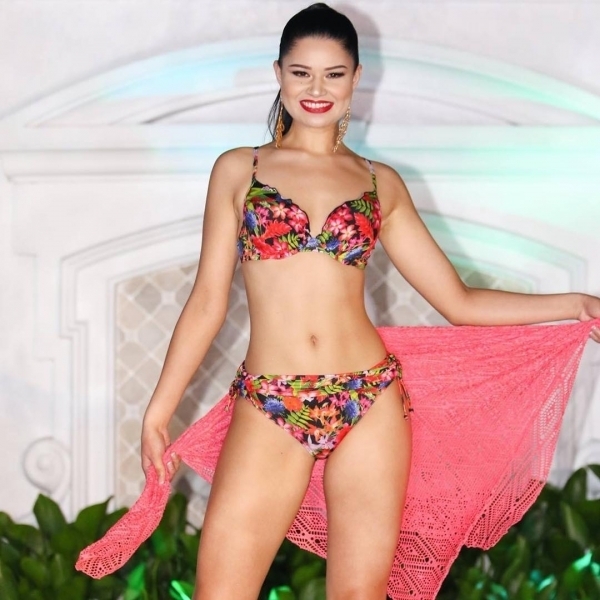 Miss Earth 2017: Nhan sắc quốc tế diện bikini cầu kì, để lộ khuyết điểm dáng thô