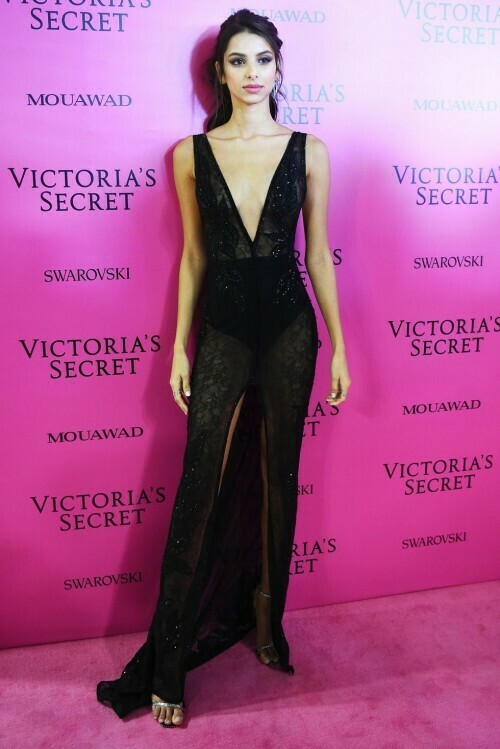 Thiên thần Victoria’s Secret ‘đua nhau’ khoe hình thể gợi cảm dự tiệc sau show diễn